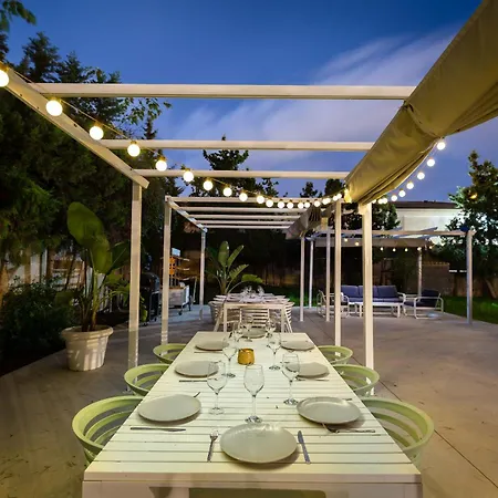 Villa The Urban Mansion By Fidalsa *